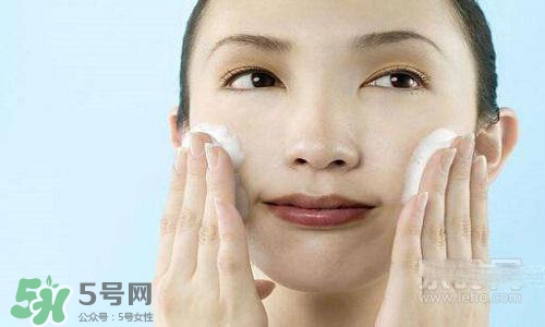 毛孔堵塞用什么洗面奶？毛孔堵塞用洗面奶注意事項(xiàng)