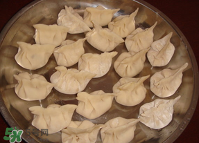 薺菜素餃子怎么做？薺菜素餡餃子怎么做好吃？