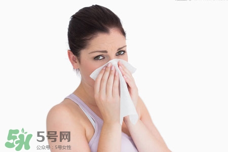 打噴嚏是感冒了嗎？打噴嚏能治感冒嗎？