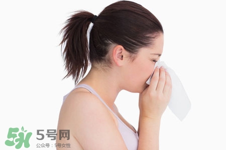 打噴嚏有異味是怎么回事？打噴嚏有臭味怎么辦？