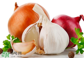 大蒜爛了一點(diǎn)還能吃嗎？大蒜爛根是怎么回事？