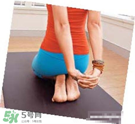 豐胸瑜伽動作圖解 瑜伽豐胸基本動作 豐胸瑜伽動作圖解 瑜伽豐胸基本動作