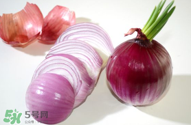 洋蔥中間黃了可以吃嗎？洋蔥里面發(fā)黃能吃嗎？