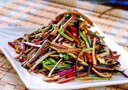 蕨菜苦能吃嗎？蕨菜苦的吃了會(huì)中毒嗎？
