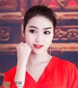 蘭蔻菁純唇膏195多少錢(qián)？蘭蔻絲絨唇膏195專柜價(jià)格