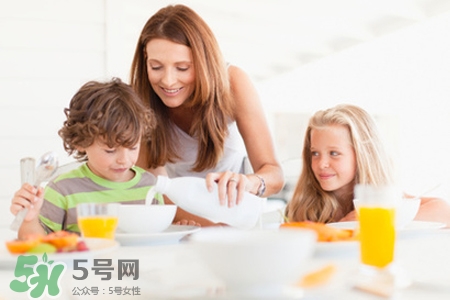 水痘期間不能吃什么？得水痘不能吃什么食物？