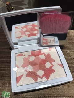 迪奧2017櫻花花瓣腮紅多少錢？2017dior櫻花腮紅專柜價格