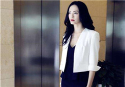 白色西服怎么搭配？白色西服搭配什么內(nèi)搭？
