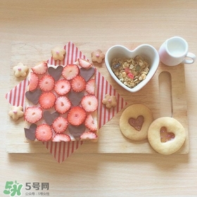彩繪玻璃餅干怎么做？彩繪玻璃餅干做法