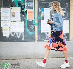 春天牛仔外套怎么搭配？春天牛仔外套怎么搭配好看？