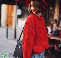 紅色衣服配什么顏色褲子？紅色衣服配什么褲子好看？