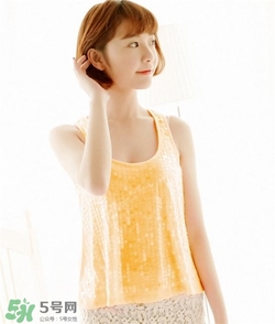 熒光色衣服怎么搭配？熒光色衣服怎么搭配好看？