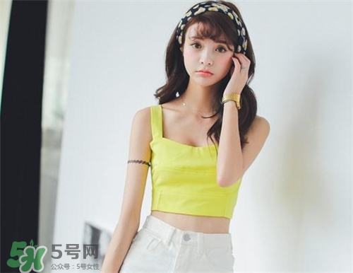 熒光色衣服怎么搭配？熒光色衣服怎么搭配好看？