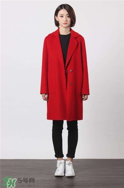紅色衣服配什么顏色鞋子？紅色衣服配什么鞋子好看？