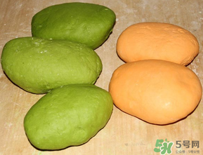 菠菜汁和面怎樣做更綠？怎么樣菠菜汁和面更綠？