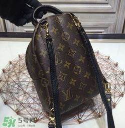 lv雙肩包怎么看真假？lv雙肩包真假辨別