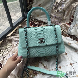 香奈兒蟒蛇皮包包怎么保養(yǎng)？chanel蟒蛇皮包包怎么清洗？