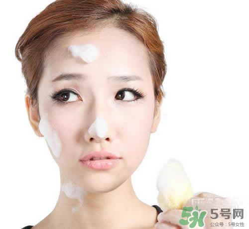 卸妝膏可以當洗面奶嗎？用完卸妝膏后還要用洗面奶嗎？
