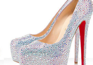 cl鞋子一般多少錢？Christian Louboutin鞋子專柜價(jià)格