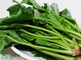 菠菜汁和面菠菜還焯嗎？菠菜汁和面需要焯水嗎？