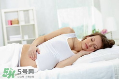 見紅了是不是快生了？見紅后多久會生？