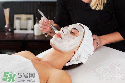 面粉做面膜會堵塞毛孔嗎？面粉怎么做面膜不會堵塞毛孔