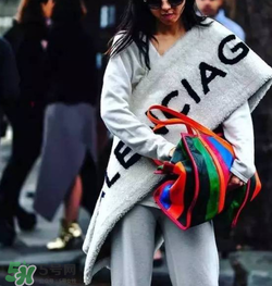 巴黎世家編織袋很貴嗎？balenciaga春運包為什么這么貴？