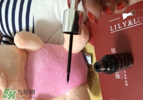 美人魚眼線液怎么用？美人魚眼線液怎么畫？