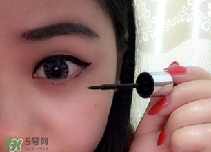 美人魚眼線液怎么用？美人魚眼線液怎么畫？