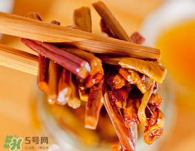 吃蕨菜會過敏嗎？皮膚過敏能吃蕨菜嗎？