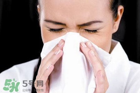 過敏性鼻炎能抽煙嗎？抽煙會使過敏性鼻炎加重嗎？
