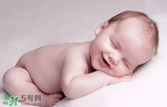 孩子為什么喜歡趴著睡覺？孩子為何老愛趴著睡