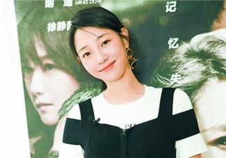 白百合黃色外套是什么牌子？白百合黃色外套是哪個(gè)品牌？