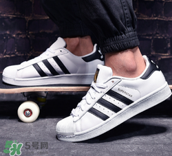 adidas貝殼頭正品多少錢？阿迪達斯貝殼頭鞋專柜價格