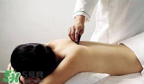 刮痧能治頸椎病嗎？頸椎病刮痧正確圖片