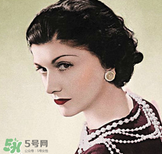 白百合長款白色外套是什么牌子？白百合長款白色外套是哪個(gè)品牌？