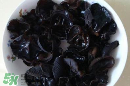 黑木耳是發(fā)物嗎？木耳屬于發(fā)物嗎？