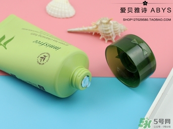 悅詩風吟綠茶洗面奶適合什么膚質？悅詩風吟洗面奶適合油性肌膚嗎？