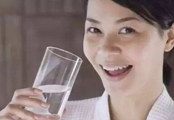 隔夜水為什么不能喝？為什么說隔夜的水不能喝