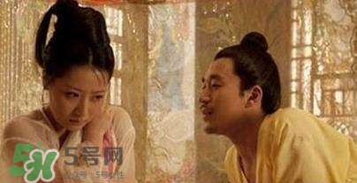皇帝們的第一次給了誰？