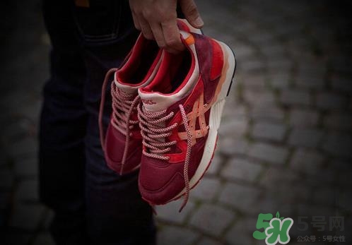 亞瑟士和耐克哪個好？asics和nike跑鞋哪個更好？