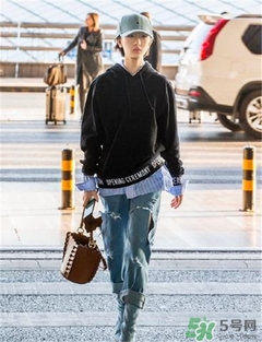 miumiu水桶包怎么搭配？miumiu水桶包怎么搭配好看？