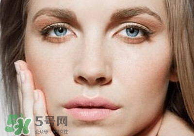 為什么臉上長脂肪粒？臉上長脂肪粒是什么原因