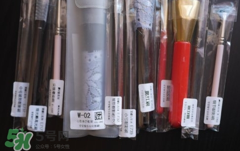 受受狼家的刷子怎么樣？受受狼化妝刷好用嗎