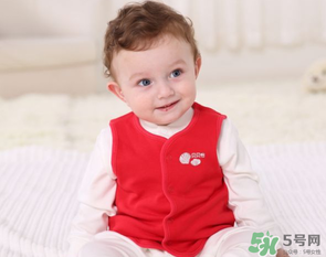 寶寶四月份穿什么衣服？四月份怎么給寶寶穿衣服？