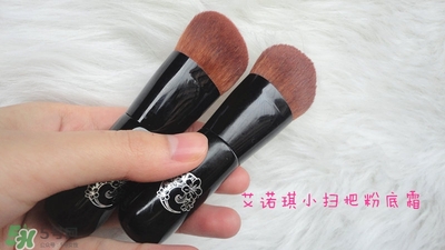 艾諾琪化妝刷怎么樣？艾諾琪化妝刷和受受狼哪家好？