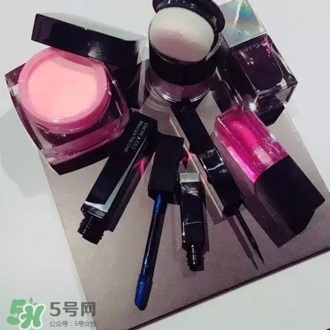 紀(jì)梵希花朵浮雕彩妝盤多少錢？紀(jì)梵希花朵浮雕高光修容盤價格