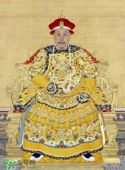 今年流行乾隆皇帝的鞋是什么鞋？乾隆皇帝的鞋就是襪子鞋嗎？