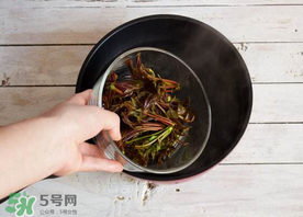 香椿為什么要用開水燙？香椿用開水燙多久？