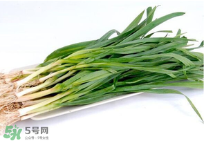 蒜苗發(fā)黃怎么回事？蒜苗發(fā)黃是什么原因？